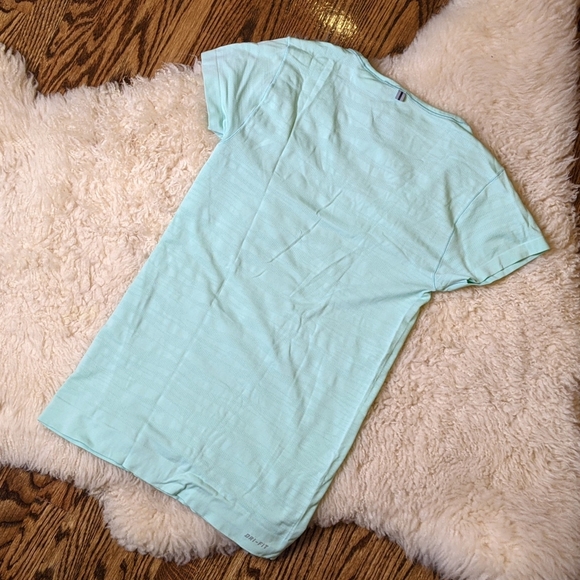 Nike Mint Activewear T-shirt - Picture 2 of 2